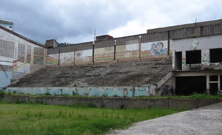 Aprueban reconstrucción del Callejas Valentine, histórico escenario de competiciones de baloncesto y otros deportes 